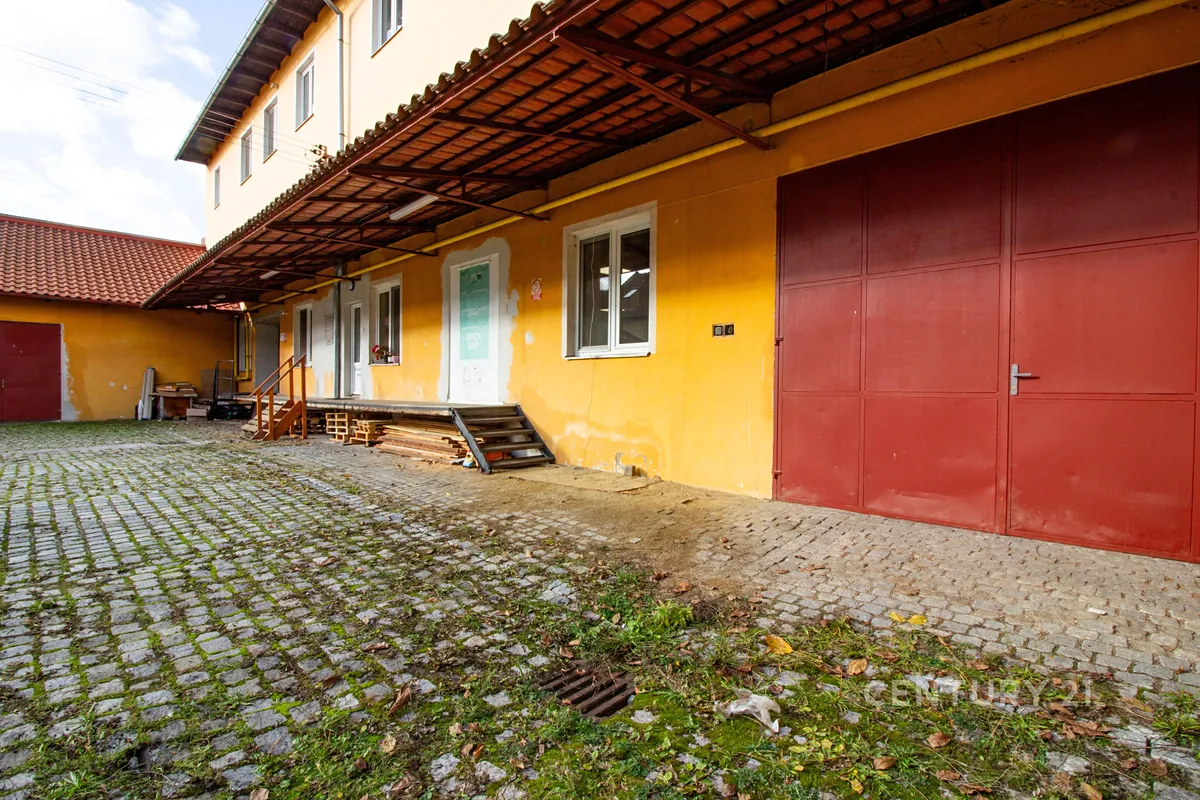 Prodej výrobní haly, prostoru 880 m²